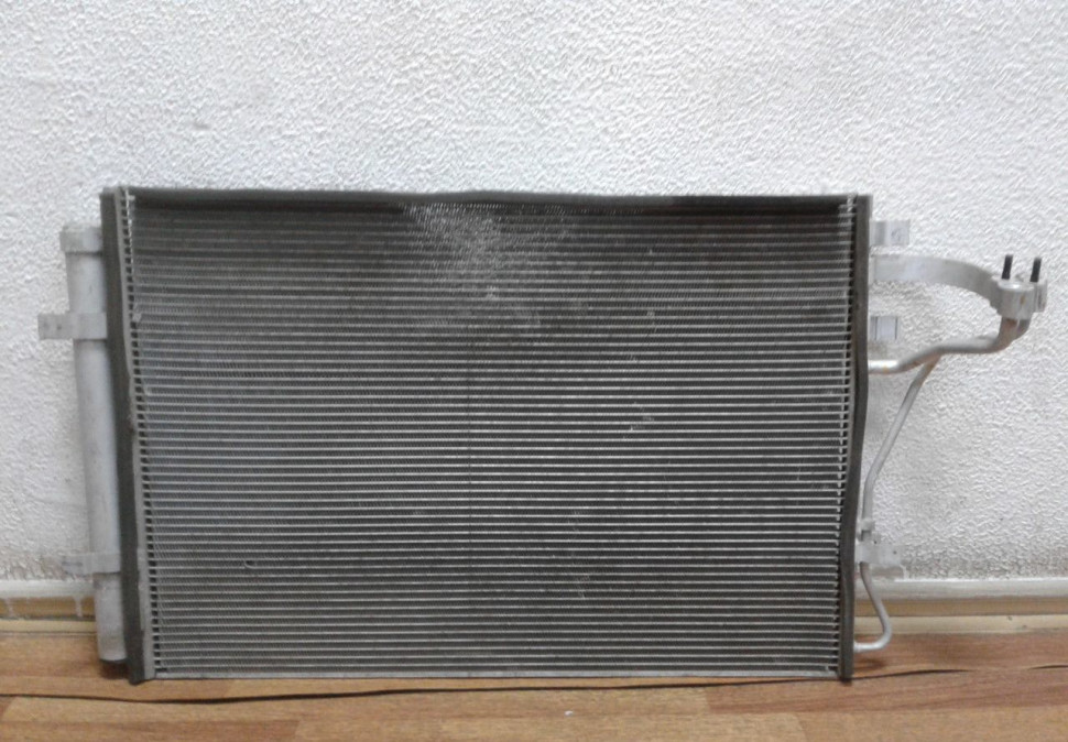 Радиатор кондиционера Kia Ceed 2 (12>) oem 976063x000
