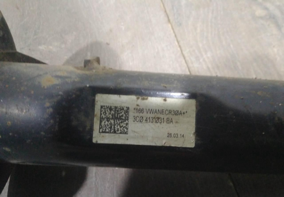 Амортизатор передний левый бу Skoda Yeti OEM 3C0413031BA Амортизатор передний левый бу Skoda Yeti OEM 3C0413031BA