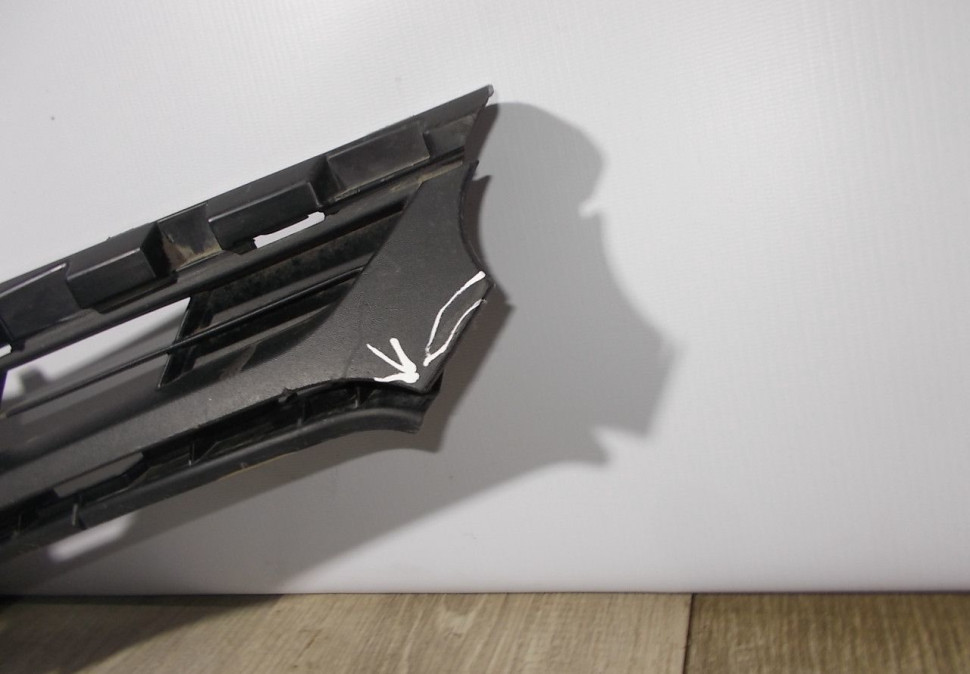 Решетка радиатора бу Renault Megane 3 OEM 623108469R