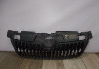 Решетка радиатора бу Skoda Fabia 2 OEM 5J0853668C