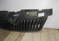 Решетка радиатора бу Skoda Fabia 2 OEM 5J0853668C