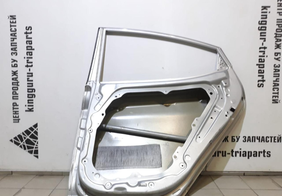 Дверь задняя правая Hyundai Elantra 5 MD 11-16 oem 770043X001 (скл-3)