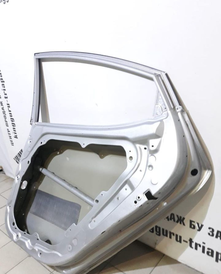 Дверь задняя правая Hyundai Elantra 5 MD 11-16 oem 770043X001 (скл-3)