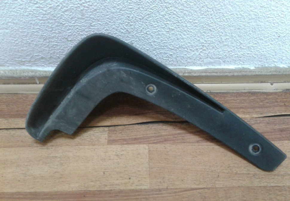 Брызговик задний правый Hyundai ix35 oem 868422s000 Брызговик задний правый Hyundai ix35 oem 868422s000