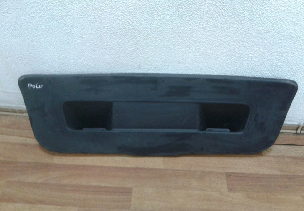 Обивка крышки багажника Volskwagen Polo Седан oem 6ru867605 (скл-3)