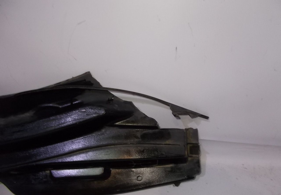 Жабо Hyundai ix35 oem 861512y000 (слом. часть) (скл-3)
