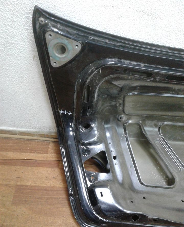 Крышка багажника Volkswagen Passat B6 (мал. вмятины)