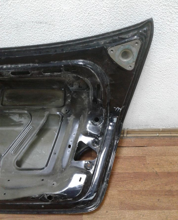 Крышка багажника Volkswagen Passat B6 (мал. вмятины)