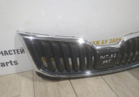 Решетка радиатора бу Skoda Octavia A7 рестайлинг OEM 5E0853653C
