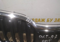 Решетка радиатора бу Skoda Octavia A7 рестайлинг OEM 5E0853653C