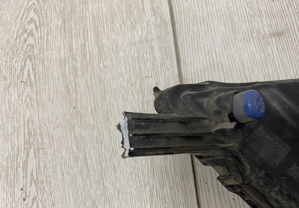 Фара противотуманная левая Skoda Rapid рестайлинг OEM 5JA941699D