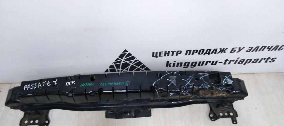 Усилитель переднего бампера Volkswagen Passat B7 oem 3aa807109b