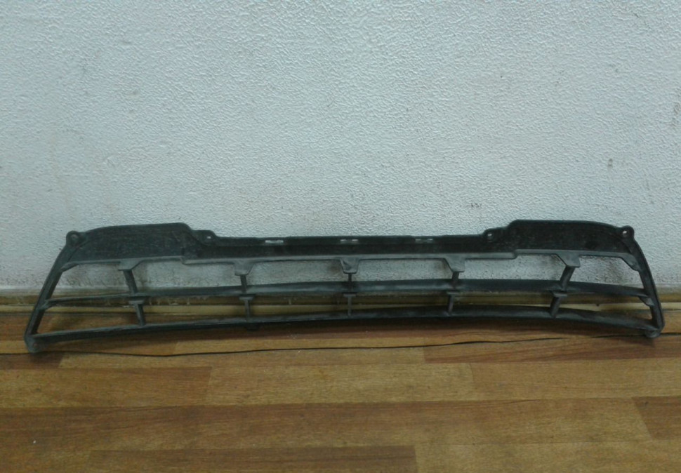 Решетка переднего бампера Lada Granta oem 21912803057 (скл-3)