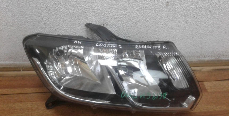 Фара правая бу Renault Logan 2 OEM 260105559R