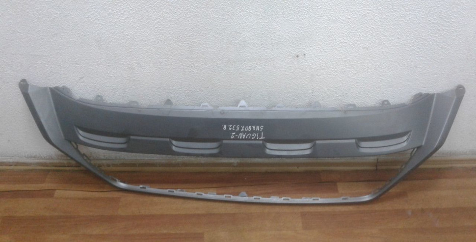 Накладка переднего бампера Volkswagen Tiguan 2 oem 5na807532B