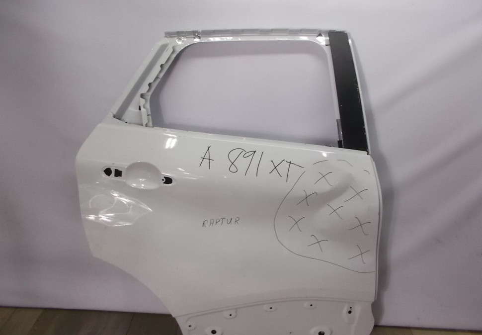 Дверь задняя правая бу Renault Kaptur OEM 821001270R