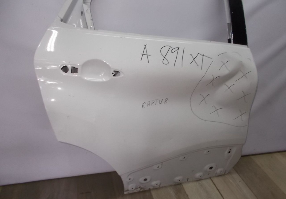 Дверь задняя правая бу Renault Kaptur OEM 821001270R
