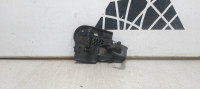 Замок капота Volkswagen Passat B6  oem 3C0823480