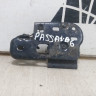 Замок капота Volkswagen Passat B6 oem 3C0823480 Замок капота Volkswagen Passat B6 oem 3C0823480