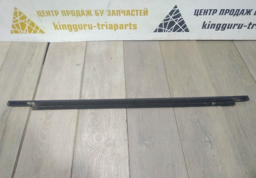 Молдинг двери задний правый бу BMW 6 G32 OEM 51357392370 Молдинг двери задний правый бу BMW 6 G32 OEM 51357392370