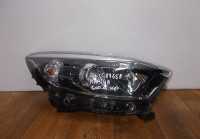 Фара правая (сломан крепеж) бу Renault Kaptur OEM 260108765R