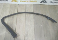 Уплотнитель стекла передней левой двери бу BMW X5 G05 OEM 51357445511