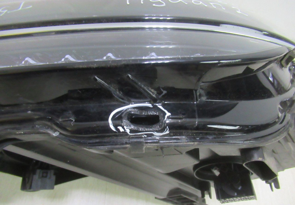 Фара левая LED Volkswagen Tiguan 2 oem 5nb941081d