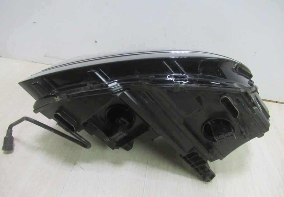 Фара левая LED Volkswagen Tiguan 2 oem 5nb941081d