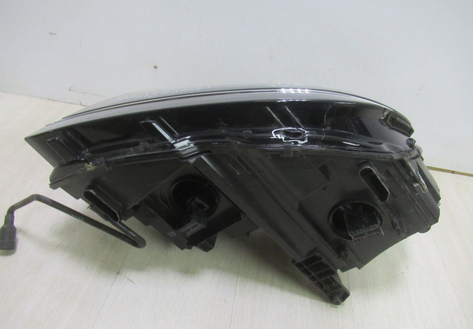 Фара левая LED Volkswagen Tiguan 2 oem 5nb941081d
