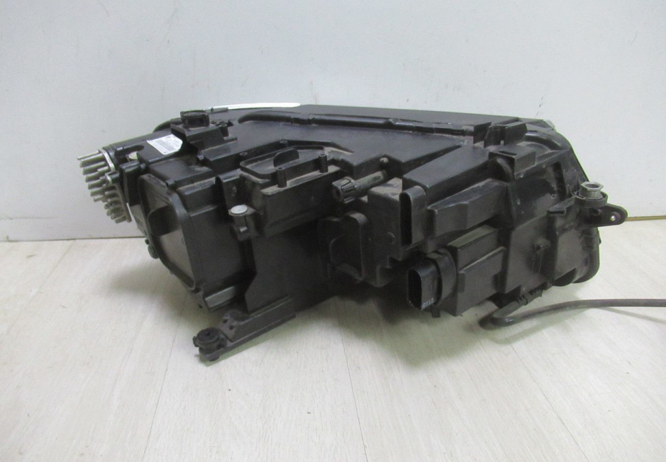 Фара левая LED Volkswagen Tiguan 2 oem 5nb941081d Фара левая LED Volkswagen Tiguan 2 oem 5nb941081d