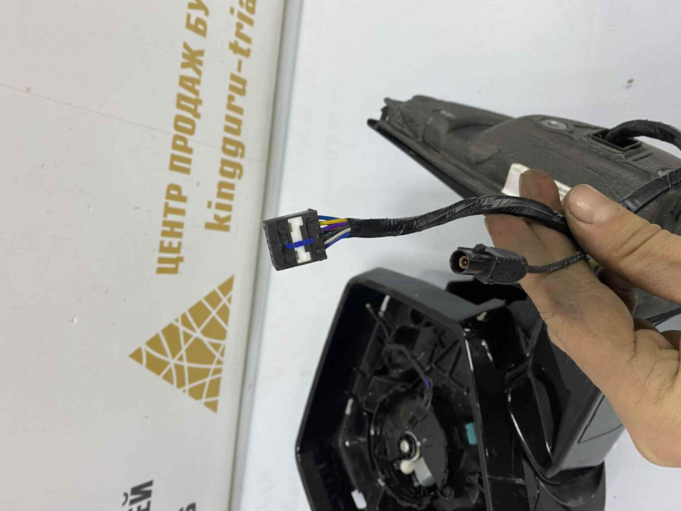 Зеркало левое 16К Cadillac Escalade 4 OEM 23328957 Зеркало левое 16К Cadillac Escalade 4 OEM 23328957