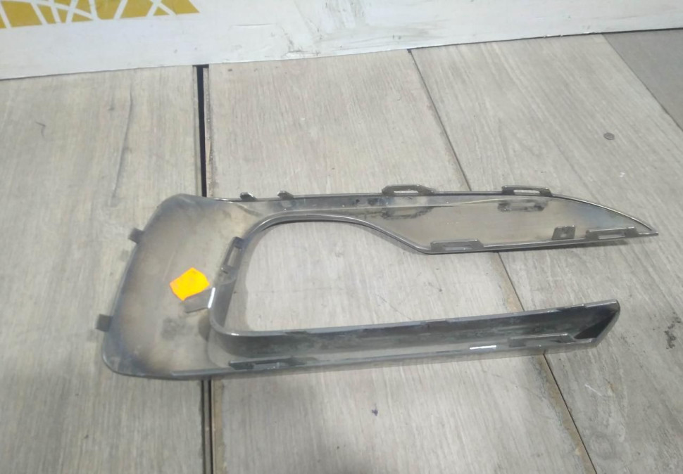 Накладка решетки переднего бампера левая бу BMW X6 F16 OEM 51117319789
