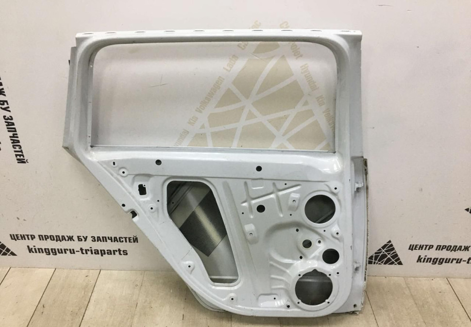 Дверь задняя левая Skoda Octavia A7 универсал OEM 5E9833051