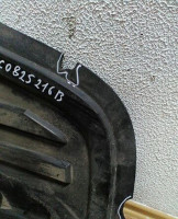 Пыльник кузова наружный задний правый Volkswagen Passat B6 есть сколы oem 3c0825216b