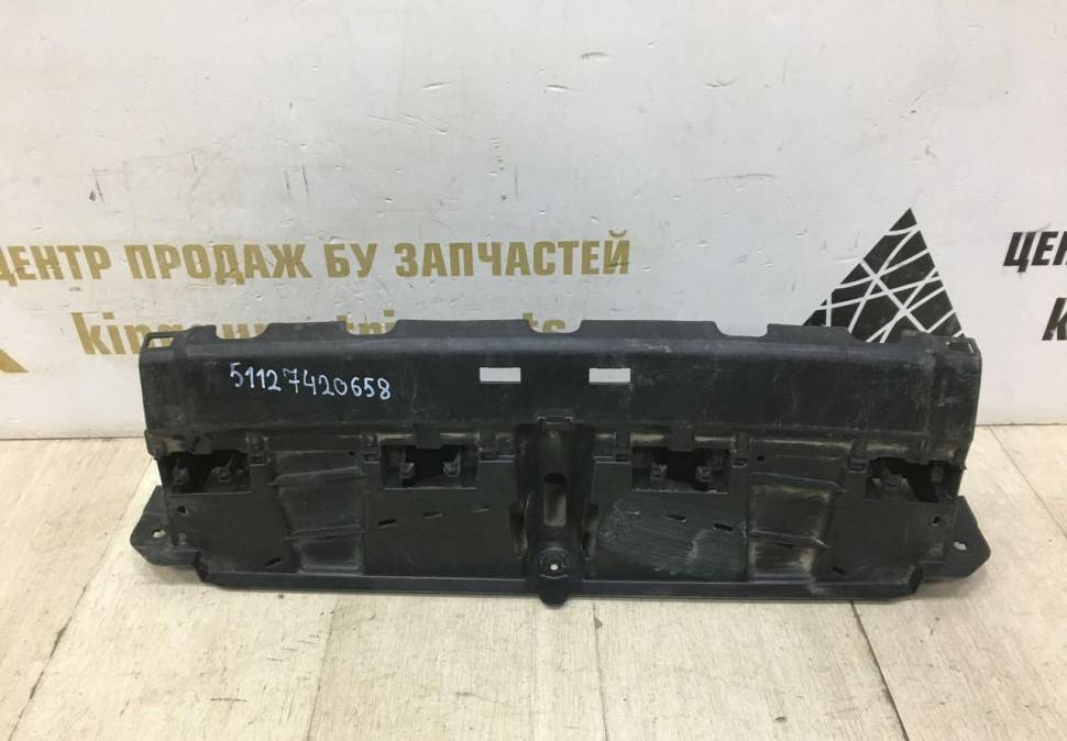 Кронштейн заднего бампера центральный BMW X7 G07 OEM 51127420658