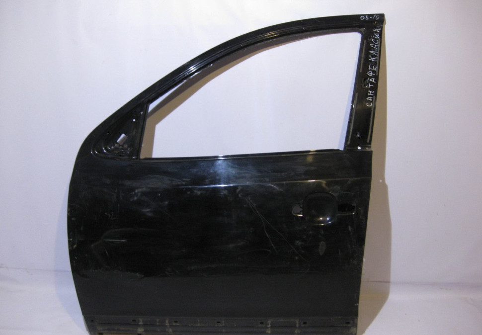 Дверь передняя левая Hyundai Santa Fe Classic (мал. вмятина) (скл-3)