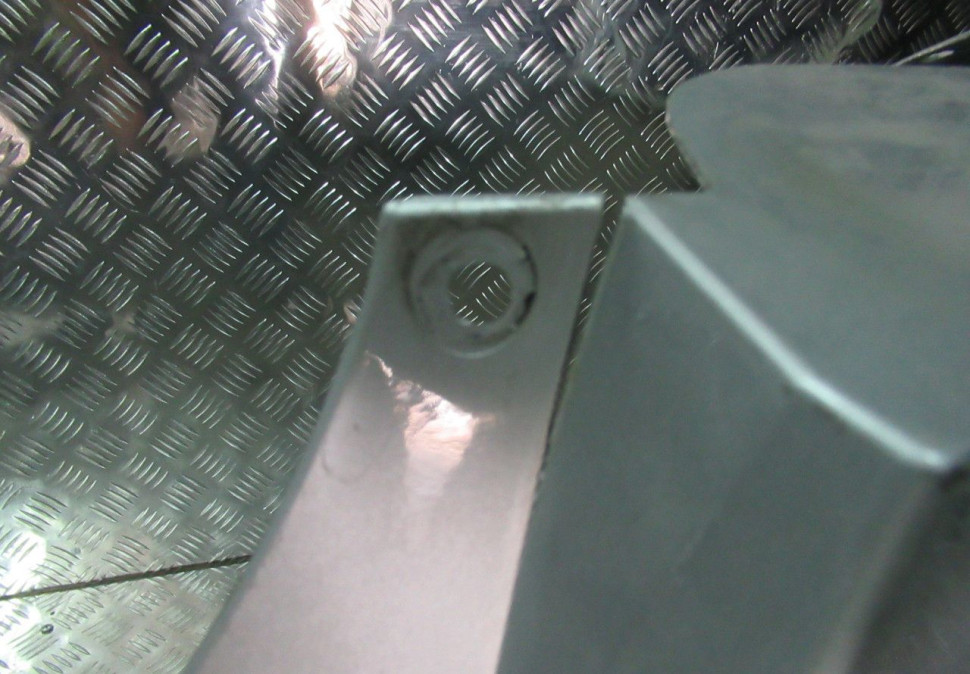 Бампер задний Lada Vesta oem 8450006699 (мал.трещины)(скл-3) Бампер задний Lada Vesta oem 8450006699 (мал.трещины)(скл-3)