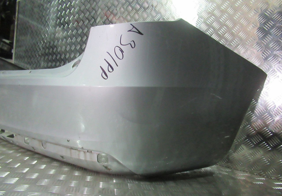 Бампер задний Lada Vesta oem 8450006699 (мал.трещины)(скл-3) Бампер задний Lada Vesta oem 8450006699 (мал.трещины)(скл-3)