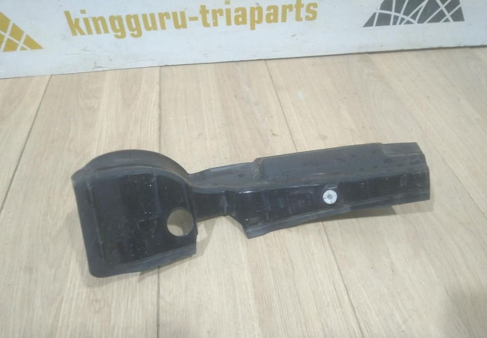 Накладка заднего левого фонаря бу BMW X7 G07 OEM 63217451767