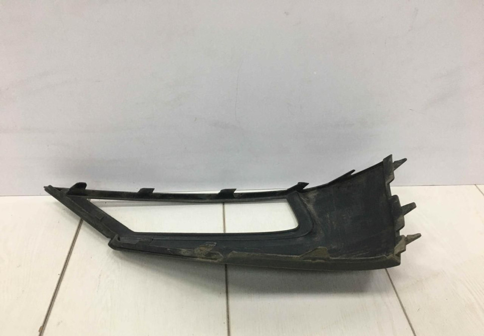 Решетка птф правая Volkswagen Tiguan 2 дорест 2016-2020 oem 5NA853212B Решетка птф правая Volkswagen Tiguan 2 дорест 2016-2020 oem 5NA853212B