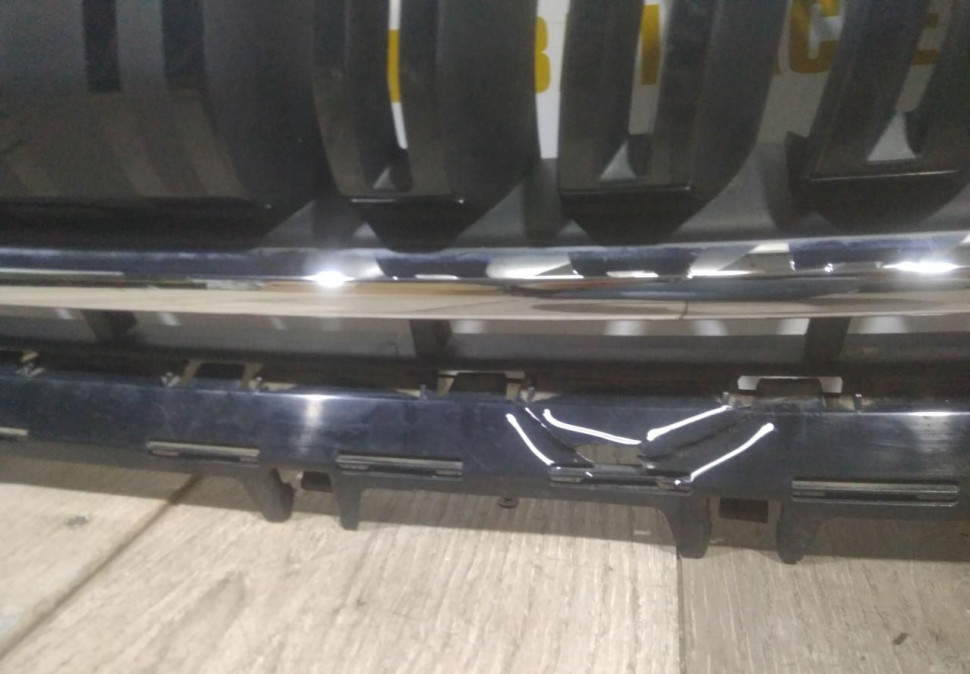 Решетка радиатора бу Skoda Kodiaq OEM 565853653A