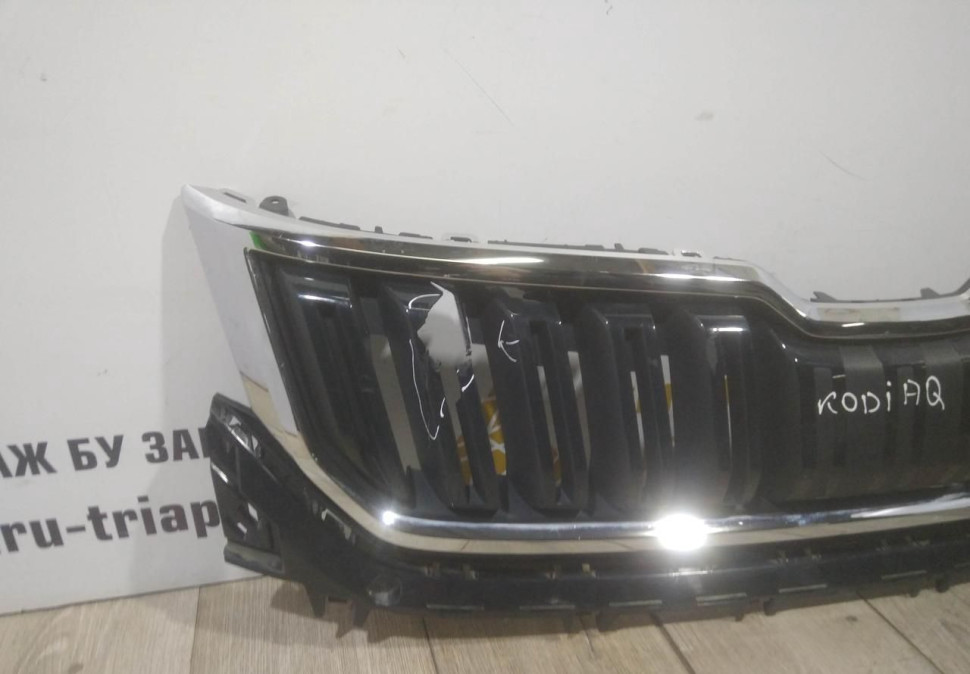 Решетка радиатора бу Skoda Kodiaq OEM 565853653A