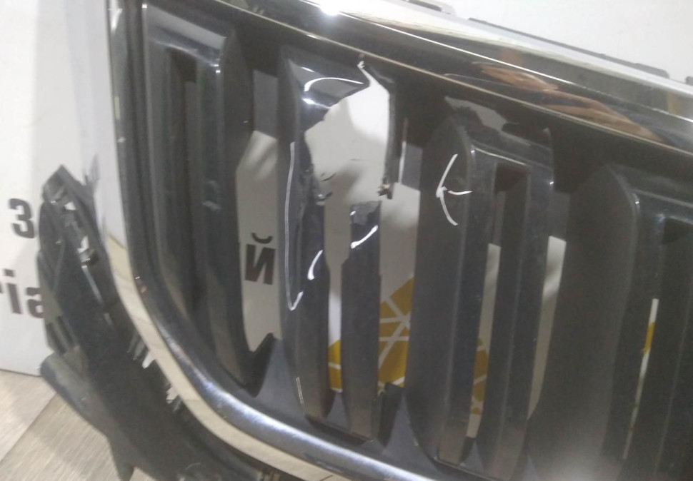 Решетка радиатора бу Skoda Kodiaq OEM 565853653A
