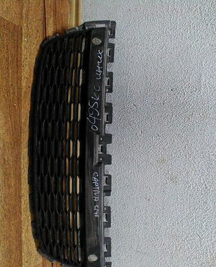 Решетка переднего бампера Chevrolet Captiva c140 oem 95136396 (скл-3)