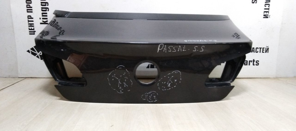 Крышка багажни Volkswagen Passat cc oem 3C8827025C