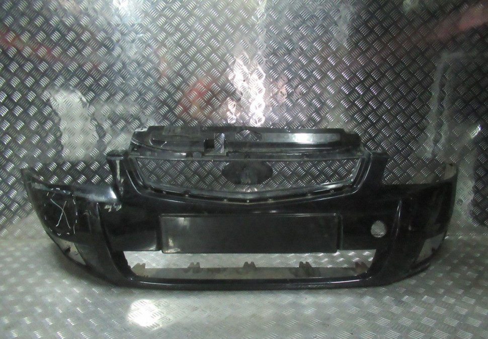 Бампер передний Lada Priora (12>) рестайл  oem  217042803015 (вмятина) (скл-3)
