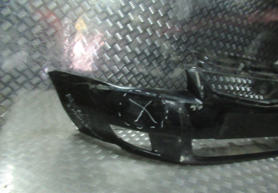 Бампер передний Lada Priora (12>) рестайл  oem  217042803015 (вмятина) (скл-3)