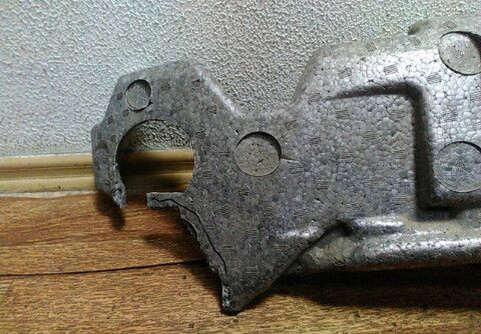 Абсорбер заднего бампера Kia Cerato (09>) сломана часть oem 866201m010 Абсорбер заднего бампера Kia Cerato (09>) сломана часть oem 866201m010