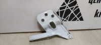 Петля капота левая Volkswagen Touareg Oem 7L6823301B