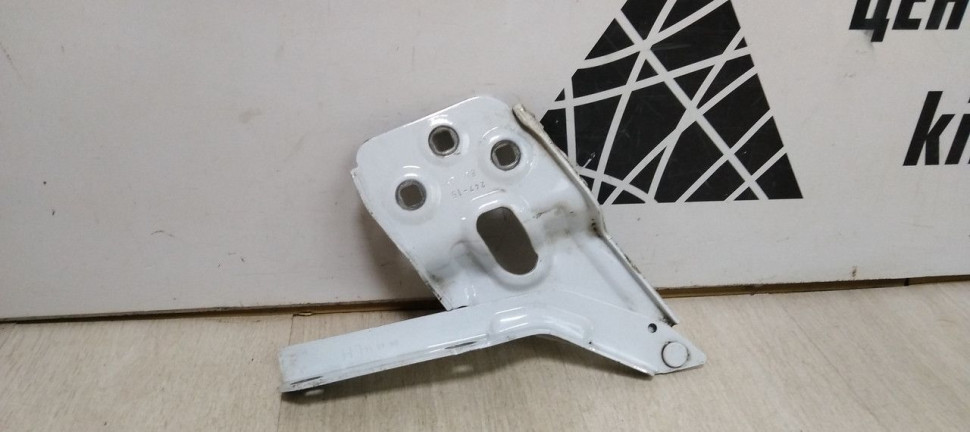 Петля капота левая Volkswagen Touareg Oem 7L6823301B